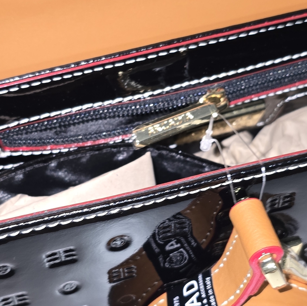 Luxury Black Patent Leather Shoulder Bag - Picture 7 of 9